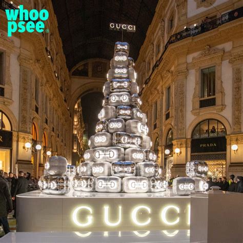 gucci albero natale|Gucci accende il suo albero di Natale in Galleria Vittorio .